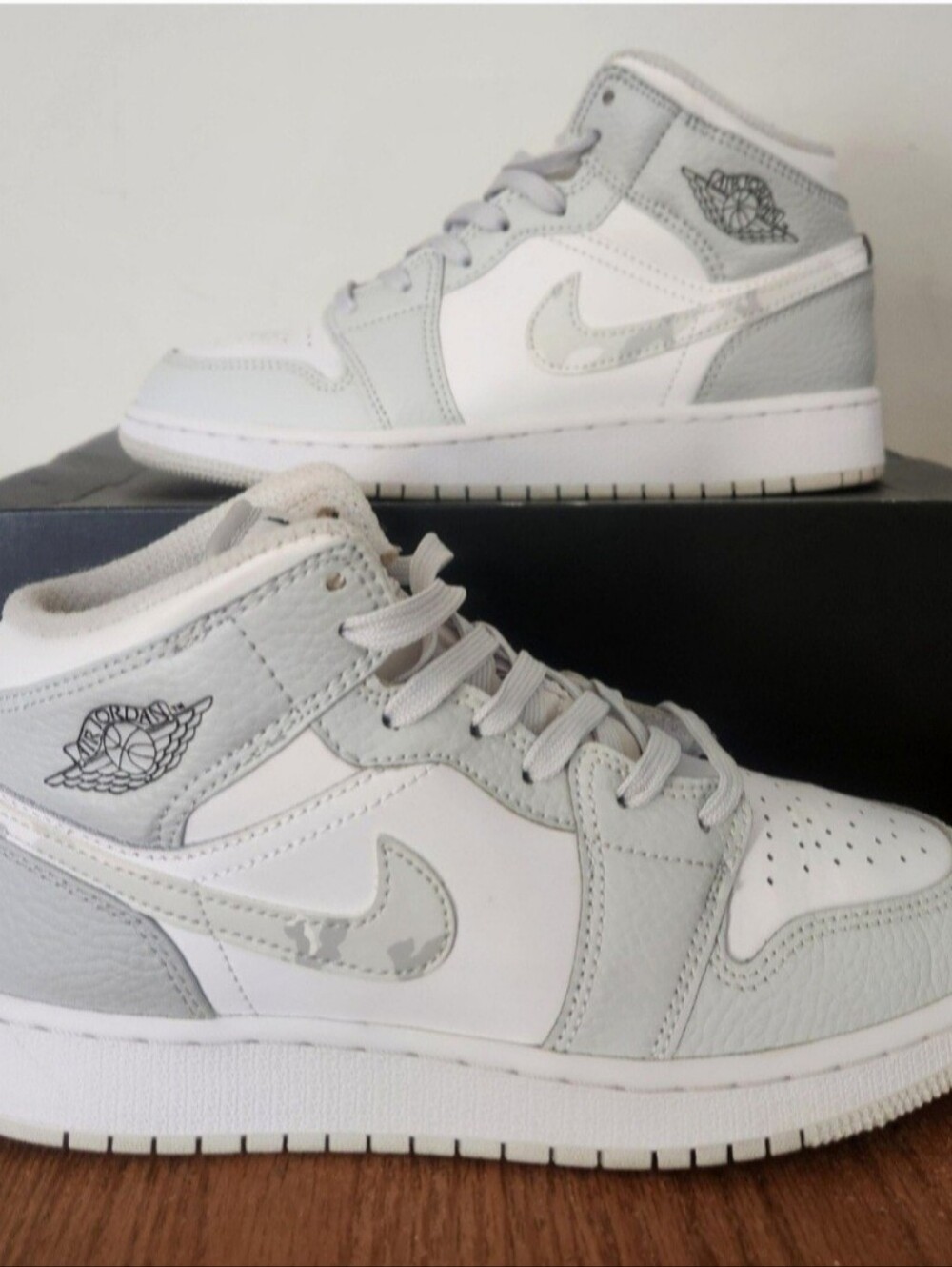 Air Jordan 1 Mid Grey Camo size 5y